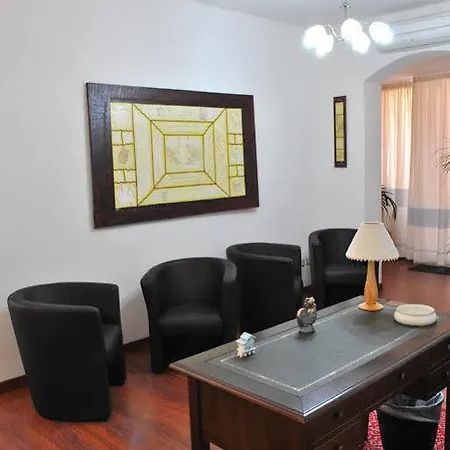 Lewisrooms Domo Pensionat 2*