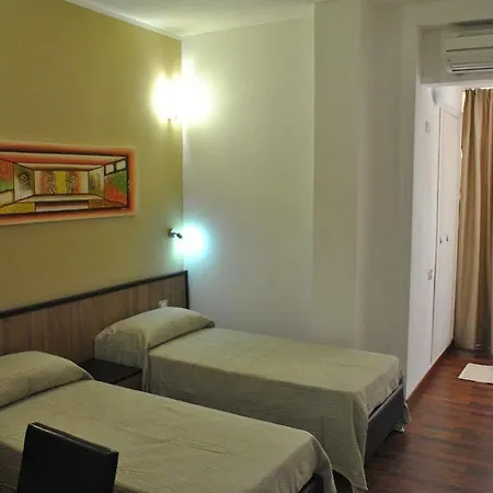 Lewisrooms Domo Affittacamere 2*